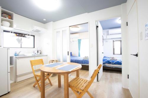 Koenji Wako 4F with Private Rooftop - 1 min to Koenji Station, 6 min by train to Shinjuku, Sleeps 5