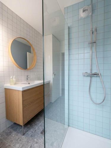 Blue Life 2-bed for 4 parking by the Garonne