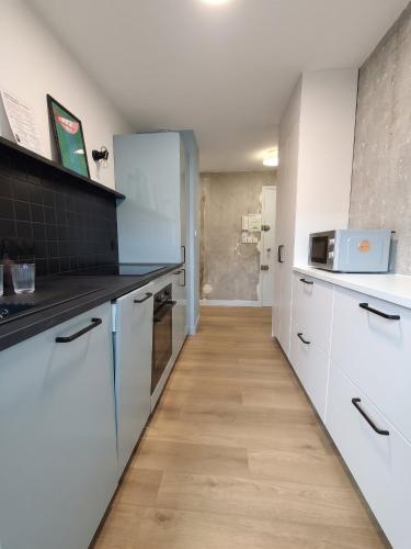 Blue Life 2-bed for 4 parking by the Garonne