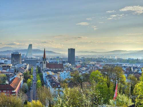 Urban Smart Living near Basel SBB & City Center - Special TRIO PICASSO 31 Apartment, up to 4 guests