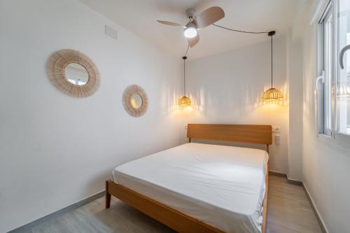 Apartment with Sunny Balcony - Take Care Malaga
