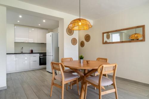 Apartment with Sunny Balcony - Take Care Malaga