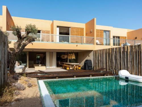 Villa Aura