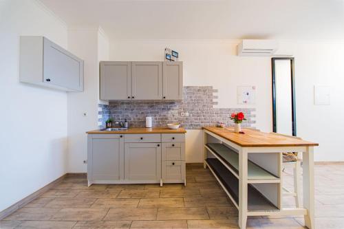 Flexible SelfCheckIns Zagreb 196 - Studio Apartment - Jacuzzi - Keybox entry