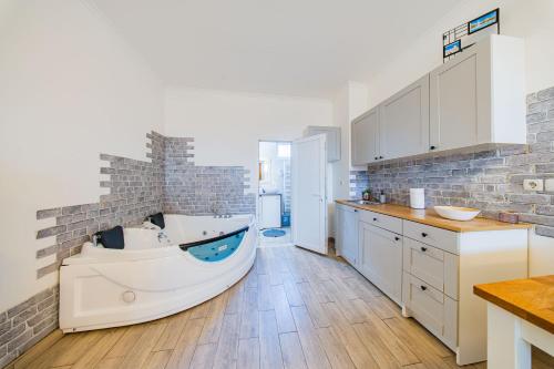 Flexible SelfCheckIns Zagreb 196 - Studio Apartment - Jacuzzi - Keybox entry
