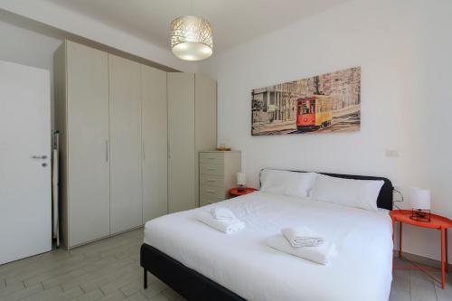 Xenia Milano - 2 rooms apt in Via Verro 62