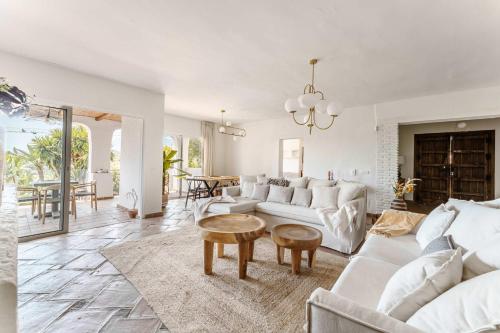 Villa Los Olivos Boho Style Pool Tranquile