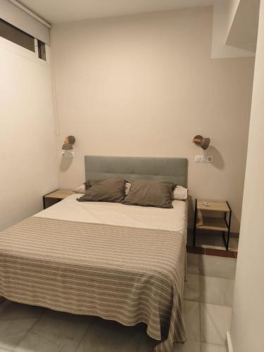 Duplex Carlota- 3-Bedroom Duplex for 6 with 3 Bathrooms and AC