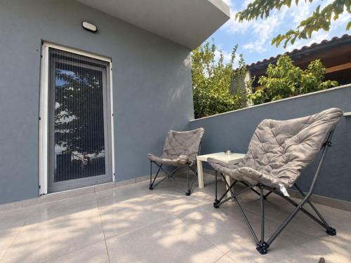 Katerina family holiday house by the airport