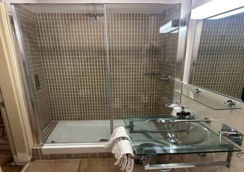 Manetti Rooms