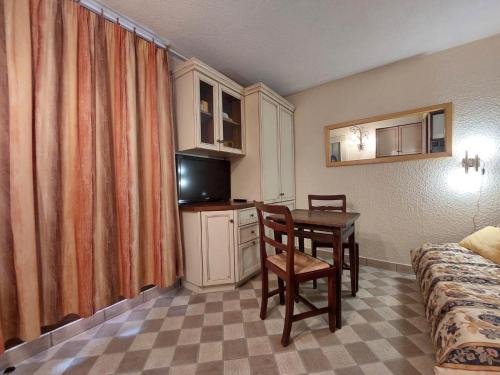 Studio couple 2 pers, ski aux pieds, centre, ascenseur