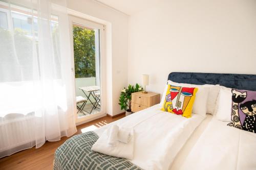 Urban Smart Living with balcony near Basel SBB & City Center - Special TRIO PICASSO 32 Apartment, up to 4 guests