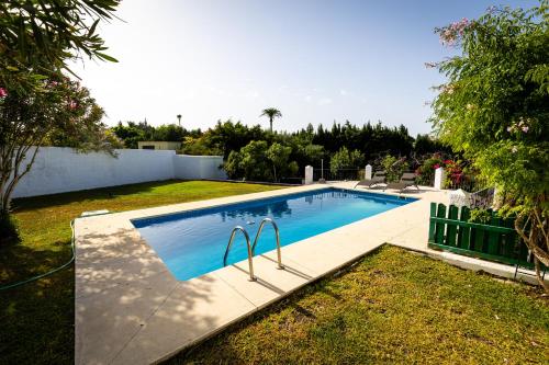 VILLA en ESTEPONA CASA CLETO Y ANGELITA
