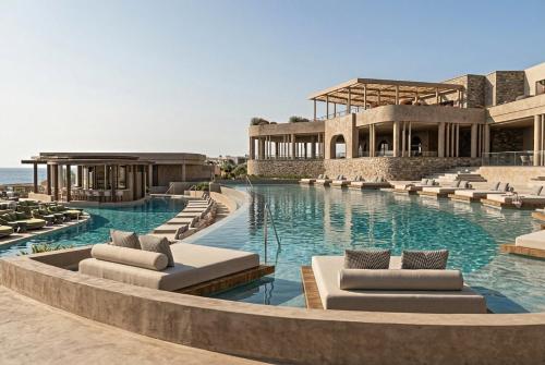 SERENAYA Suites & Cabanas