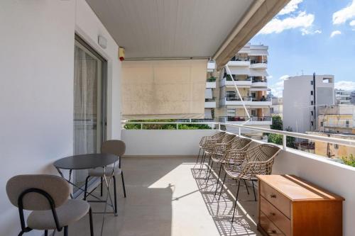 Athens Riviera & Spacious 3 BR With Balcony