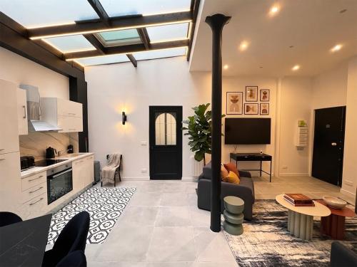 UrbanFlat 08 - luminous and spacious Apartment in center of Paris