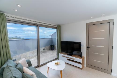 Dream Home with Ocean View, Air-Conditioning, and Parking