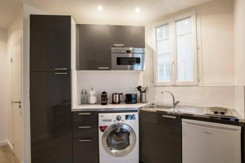 Modern arty flat close to Saint-Germain des Près