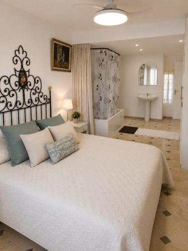 First Line Luxury Apartment