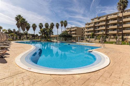 Luxury Apartment | Pool & Beach