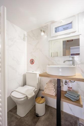 City center studio apartment