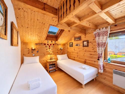 Chalet rénové avec cheminée et terrasse, proche télécabine