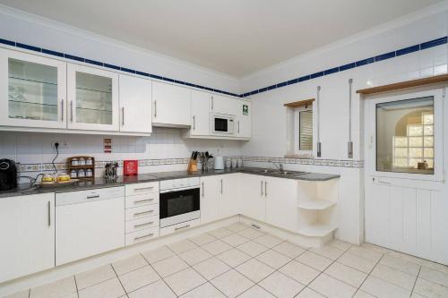 Meia Praia Beach: Golf | Perfect for Families