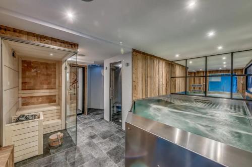 Charming Alpine Retreat in Val d Isère Self Check-in & Reserved Private Parking