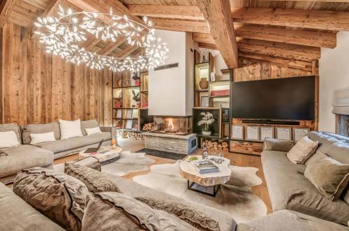 Charming Alpine Retreat in Val d Isère Self Check-in & Reserved Private Parking
