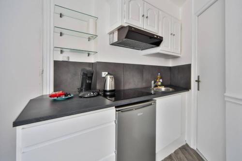 Studio 4 people Vaugirard Montparnasse Paris 6