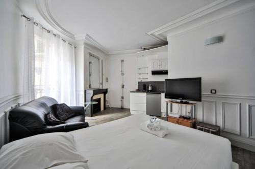 Studio 4 people Vaugirard Montparnasse Paris 6
