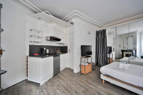 Studio 4 people Vaugirard Montparnasse Paris 6