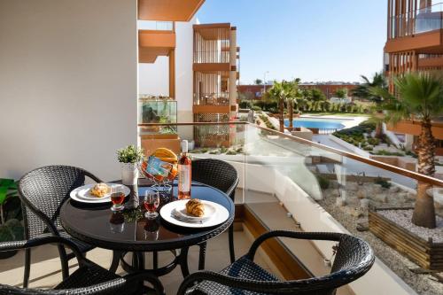 Terraços do Rio | Pool, Garage & Balcony