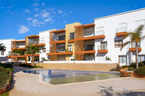 Terraços do Rio | Pool, Garage & Balcony