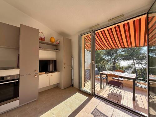 Appartement sur la corniche 4 personnes vue mer Boulouris St Raphael