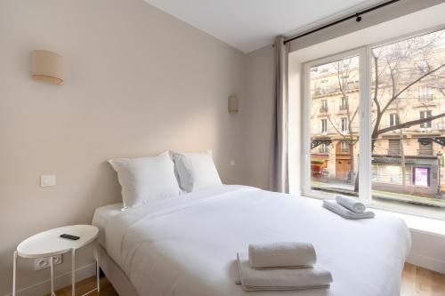 Modern Open-Air Apartment near Montmartre