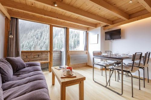 Grand Roc C403 from Slopes 280m, View, Parking & WiFi - Happy Rentals