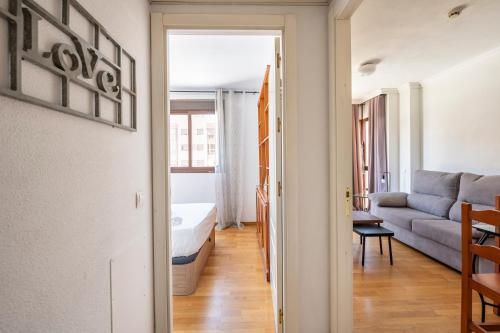 Centrally Located Apartment with Pool near IFEMA