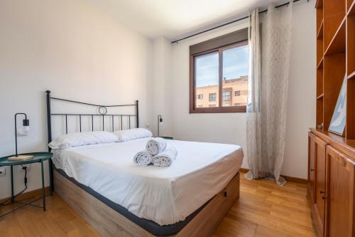 Centrally Located Apartment with Pool near IFEMA