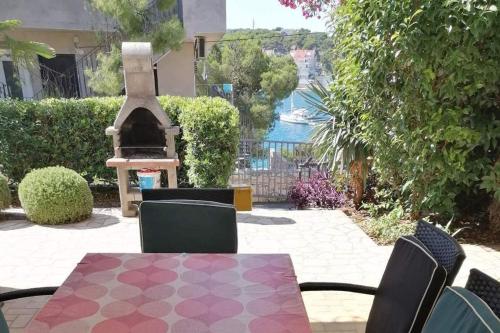 Apartments by the sea Rogoznica - 1115