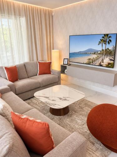 3BD Marbella Design Apt - Pool - Beach 5 min walk