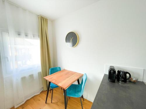 NOOR Modern Studio Lend Parking Option