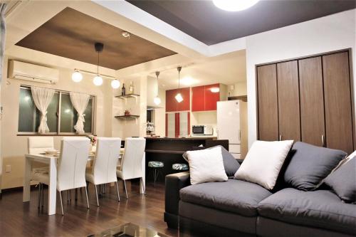 125 sqm 4 Bedrooms 2 Bathrooms Parking for 2 Cars 2 Stops to USJ Direct Train to KIX
