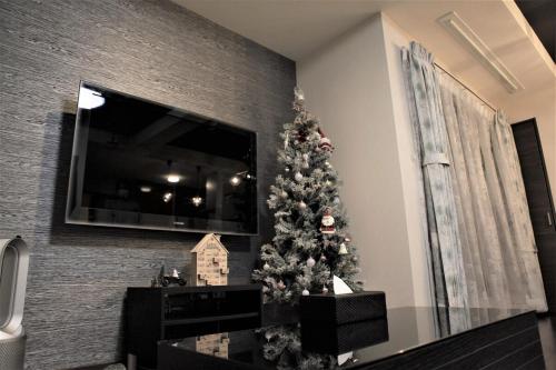 125 sqm 4 Bedrooms 2 Bathrooms Parking for 2 Cars 2 Stops to USJ Direct Train to KIX