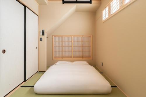 鶴Inn 鶴橋駅徒歩8分 難波 梅田 天王寺 関西空港 奈良へ直通 贅沢な和モダン一軒家 雲深居