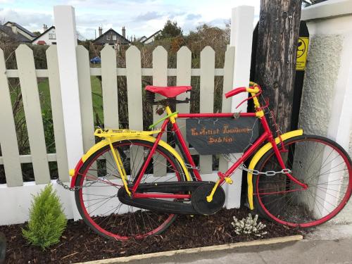 Gallery image of The Artist Residence Dublin Boutique B&B in Sutton