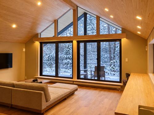 Golden Bell Hakuba