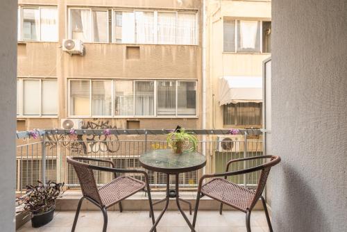 Chic 2BR Spacious Apt in Exarchia With Balcony
