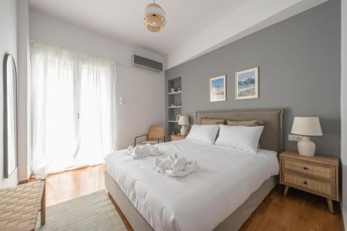 Chic 2BR Spacious Apt in Exarchia With Balcony
