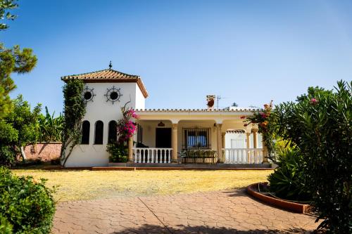 VILLA en ESTEPONA CASA CLETO Y ANGELITA